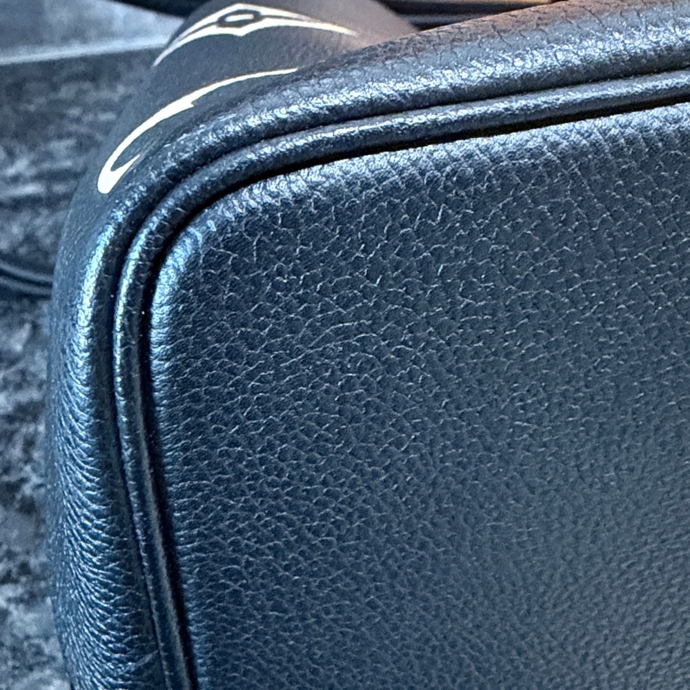 Louis Vuitton Bi-Color NeoNoe MM - Picture 9 of 13
